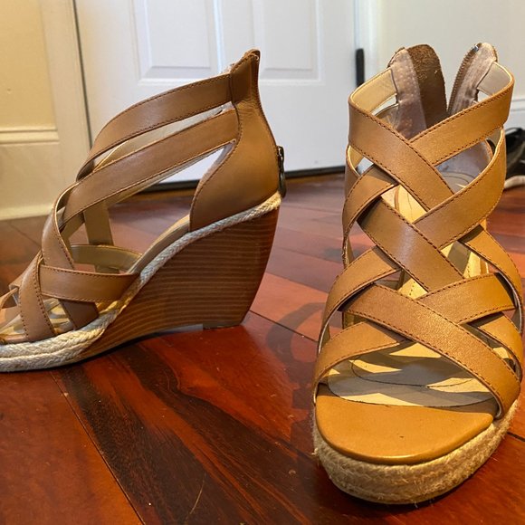 Tahari strappy wedges, sz. 8.5 - Picture 2 of 5